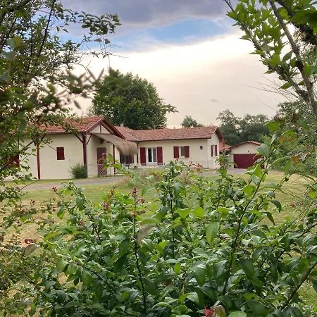 Фермерский дом Metairie De Moutiques *