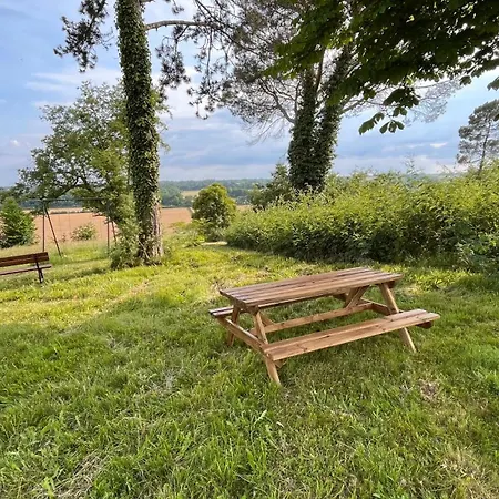 Metairie De Moutiques Казобон