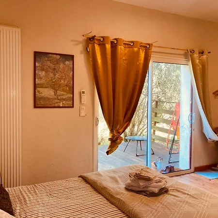 Metairie De Moutiques Фермерский дом *