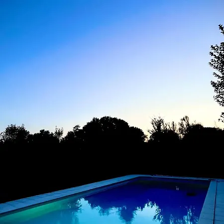 Metairie De Moutiques Фермерский дом *