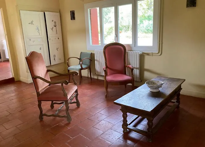 Metairie De Moutiques Фермерский дом *